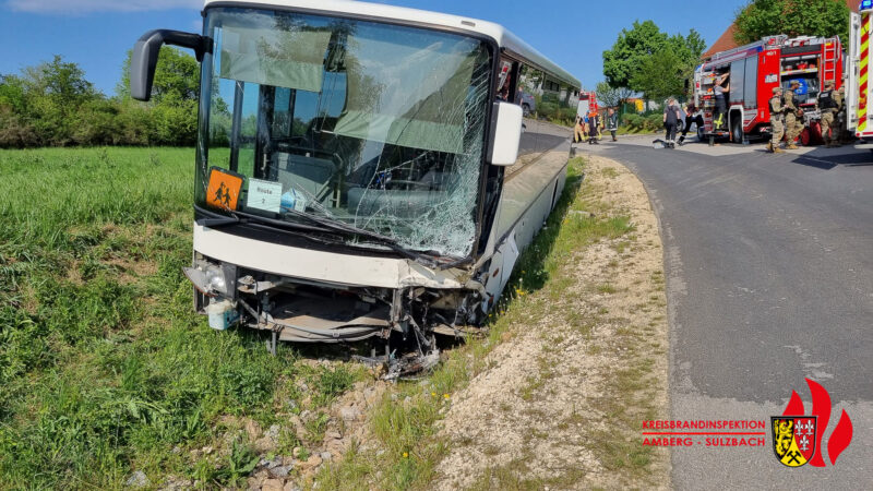Verkehrsunfall mit Bus