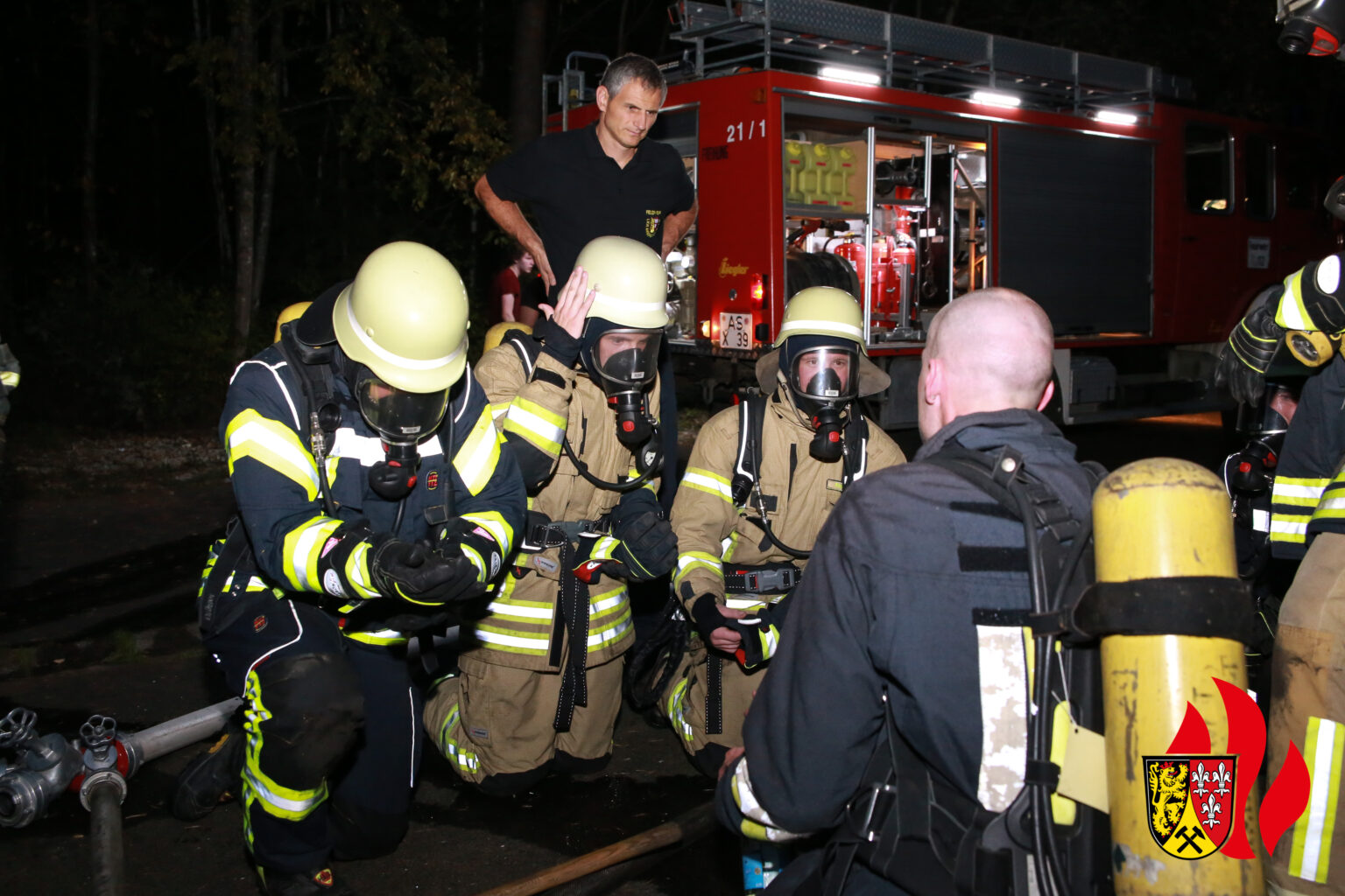 “Heiße Übung” bei AtemschutzGrundlehrgang im Landkreis AmbergSulzbach Kreisbrandinspektion