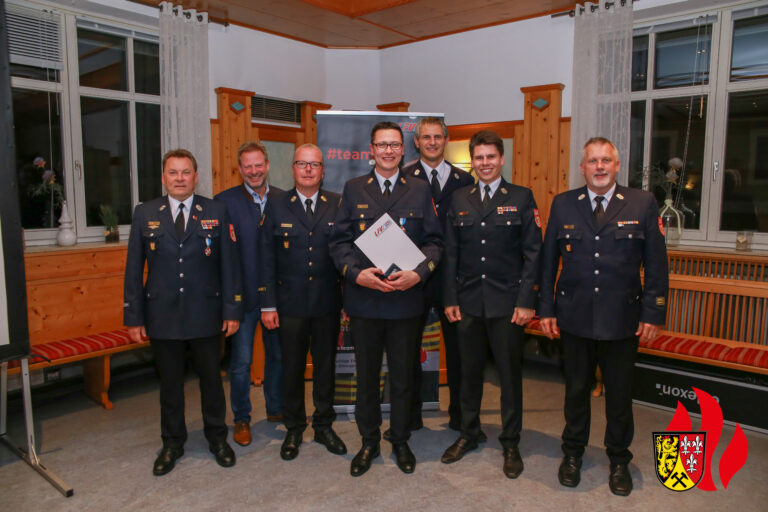 Mehr über den Artikel erfahren Armin Daubenmerkl mit dem bayerischen Ehrenkreuz geehrt