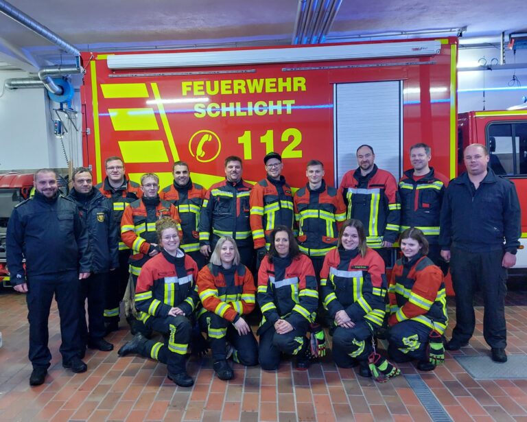 Read more about the article Aktive der Feuerwehr Schlicht meistern THL-Leistungsprüfung