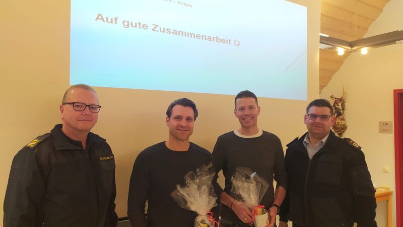 Auf gute Zusammenarbeit zwischen Polizei und Feuerwehr
