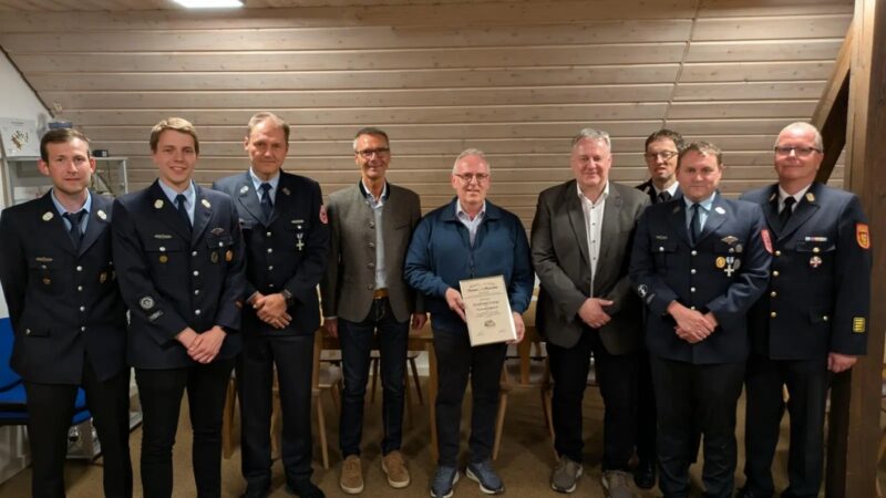 Kommandantenwahl und Ehrenmitglied bei der FF Holnstein-Mittelreinbach