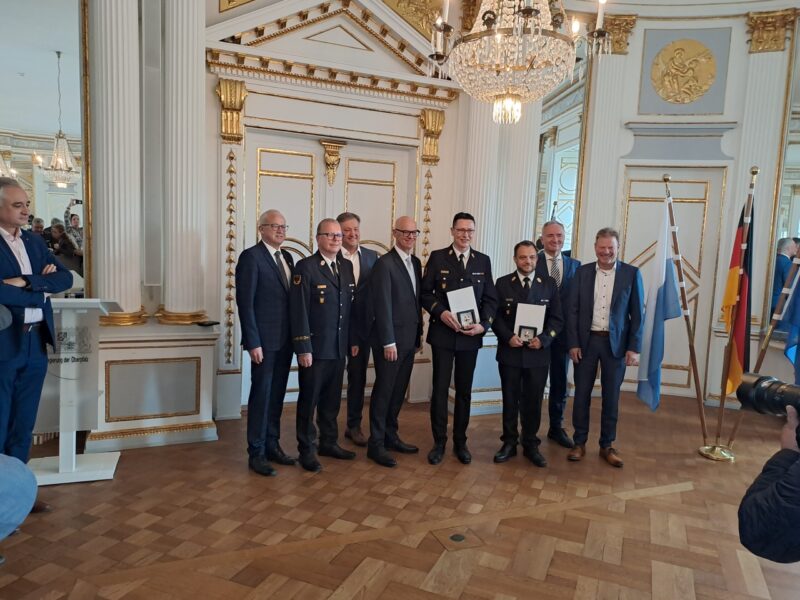 Steckkreuze für besondere Verdienste um das Feuerwehrwesen verliehen