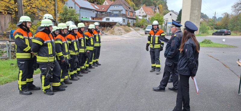 Zwei Gruppen der Feuerwehr Etzelwang meistern Leistungsprüfung
