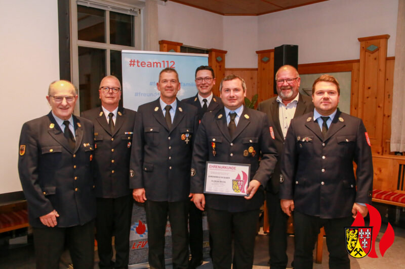 Florian Meckl mit dem Ehrenkreuz des Kreisfeuerwehrverbandes ausgezeichnet
