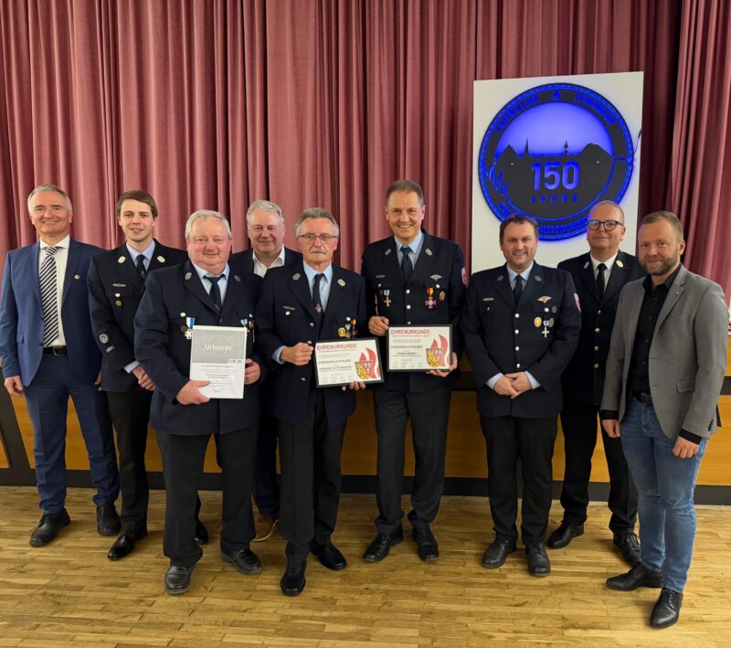 150 Jahre Feuerwehr Holnstein-Mittelreinbach: Festlicher Kommersabend voller Ehrungen